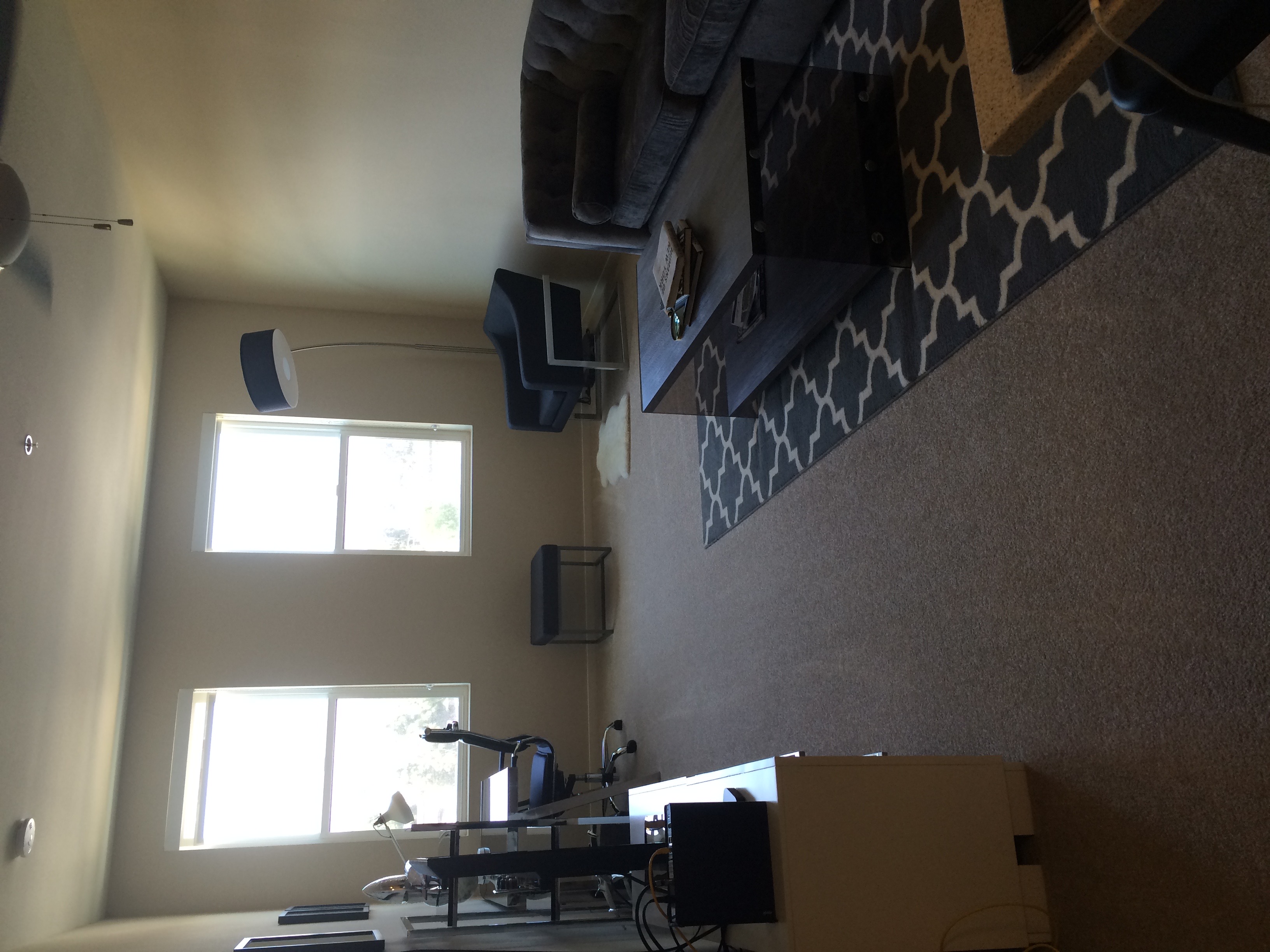 Move-out apartment cleaning — spotless kitchen and floors in San Francisco