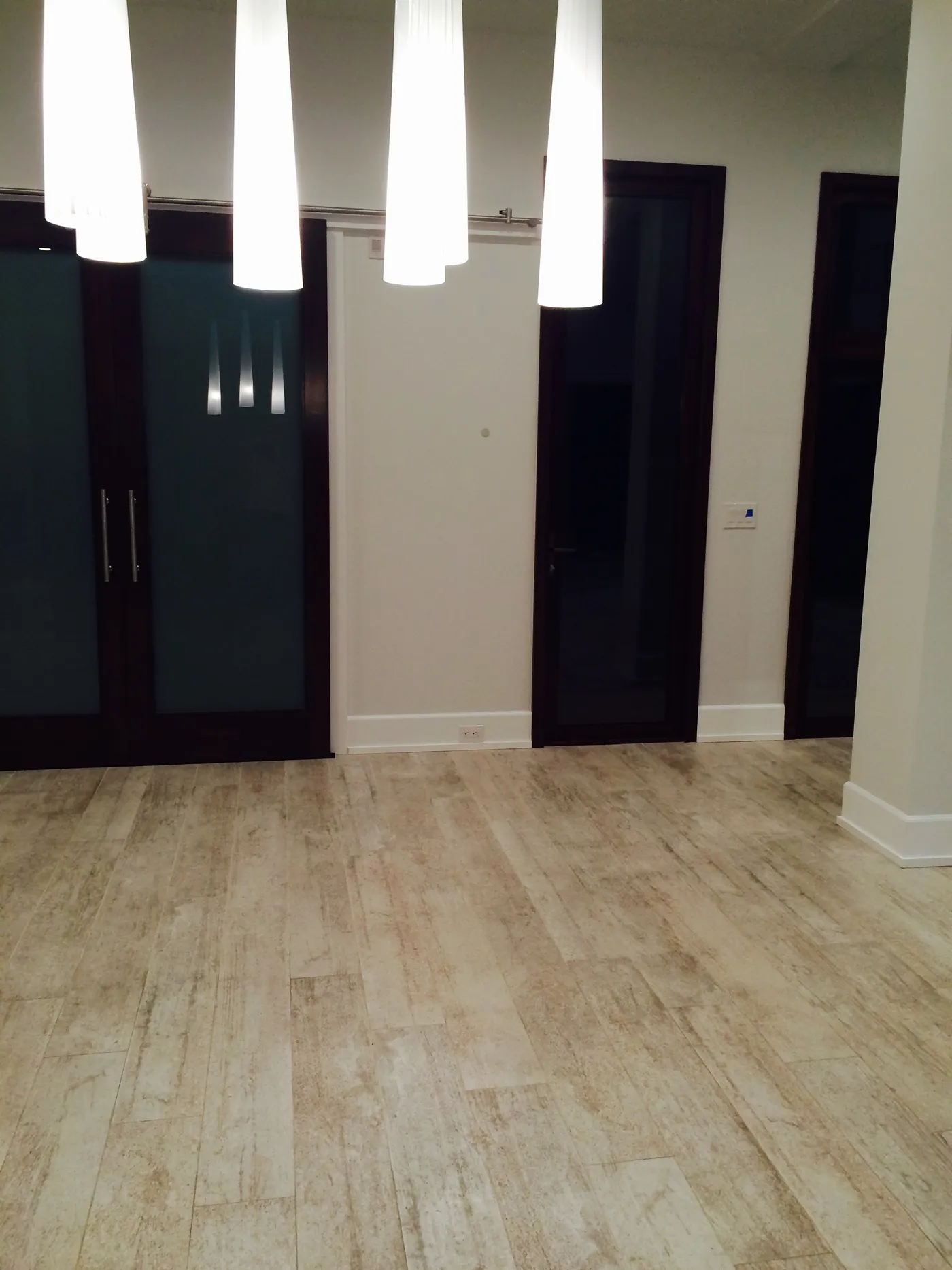 Freshly cleaned kitchen with sparkling surfaces