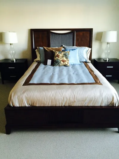 Bright open living space cleaned top to bottom in Menlo Park